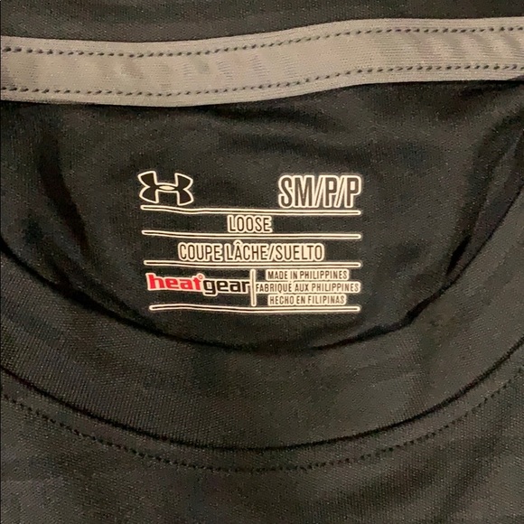 5 Small Loose Fit Under Armour Shirts - Picture 4 of 8